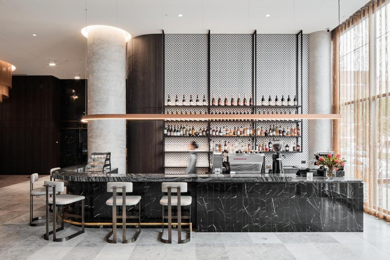 Aparthotel Oakwood Premier Melbourne Zewnętrze zdjęcie The bar at the hotel