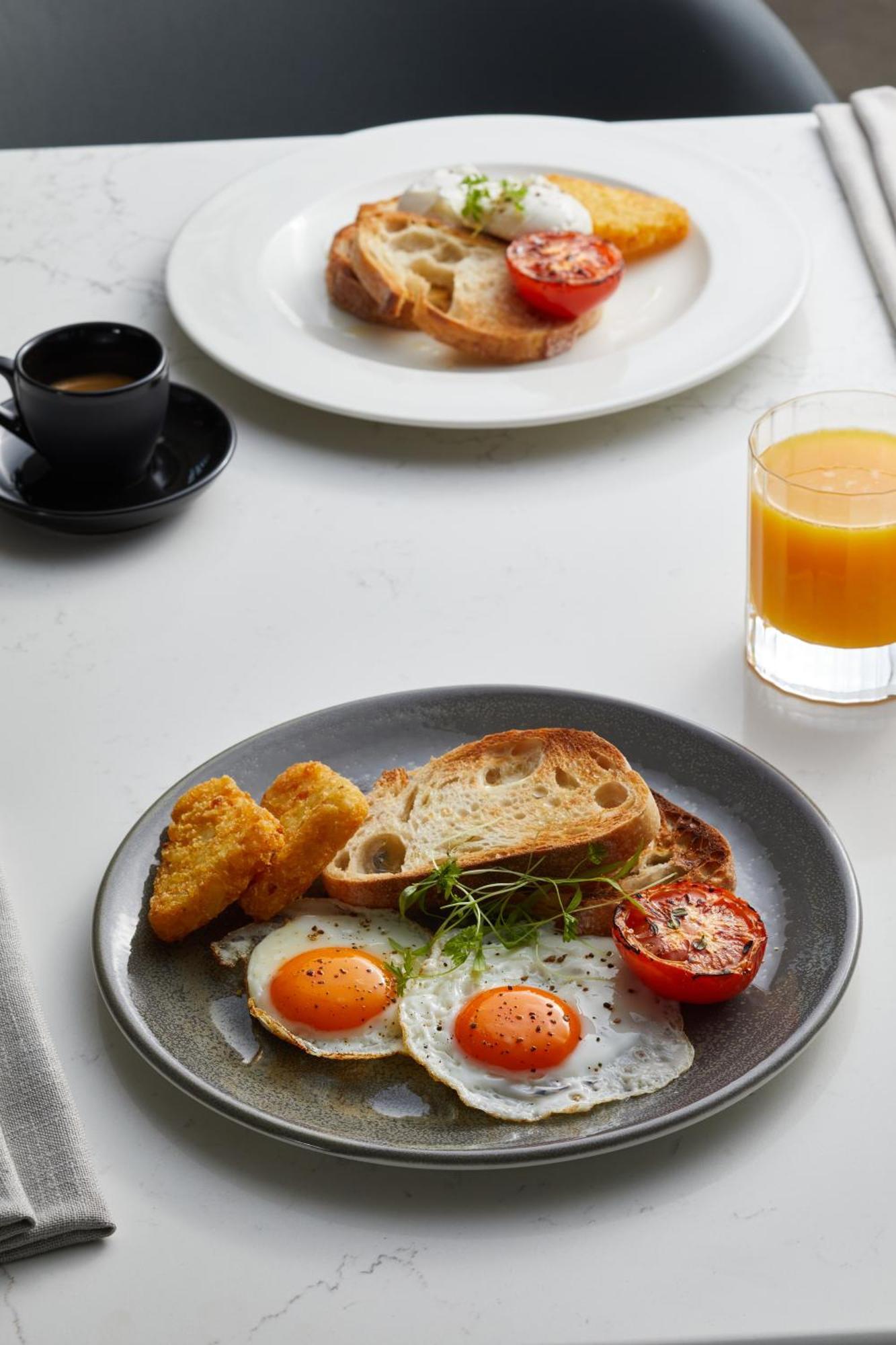 Aparthotel Oakwood Premier Melbourne Zewnętrze zdjęcie A breakfast at the restaurant